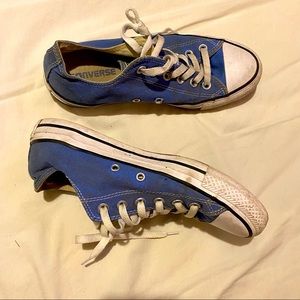 MOVING SALE! Classic Low Top Blue Converse Sneaker